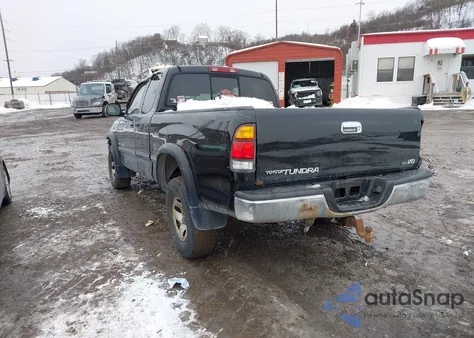 2001 Toyota Tundra Sr5 V8 z USA, uszkodzony, nr VIN 5TBRT34171S135065